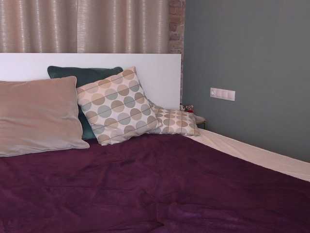 Емитувани слики од екранот LynaFoxy