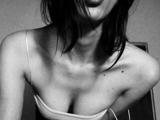 Еротски видео разговор MadameLia