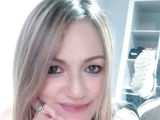 Еротски видео разговор MaitheMilf