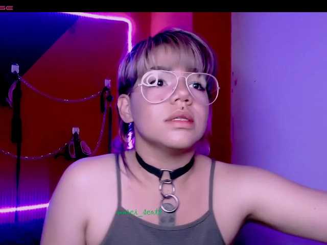 Емитувани слики од екранот marciscott