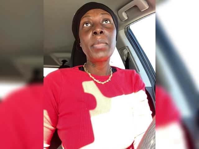 Емитувани слики од екранот MargiTheTease