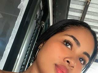 Еротски видео разговор MargotNeal