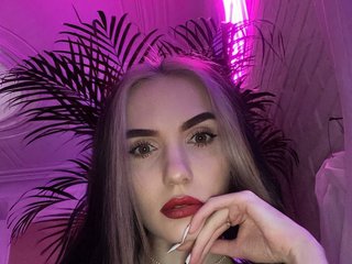 Еротски видео разговор Maria-shy-li