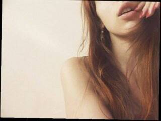 Еротски видео разговор Vredinakissx