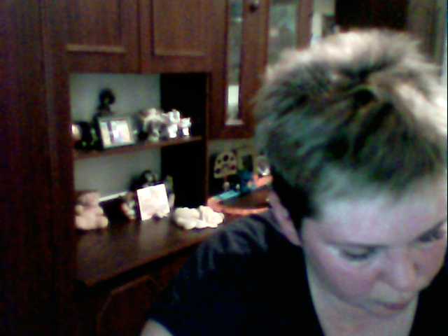 Емитувани слики од екранот MarieFoxy