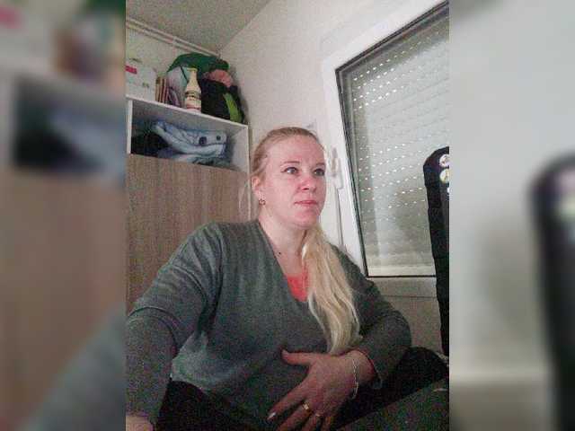 Емитувани слики од екранот lorenarubia