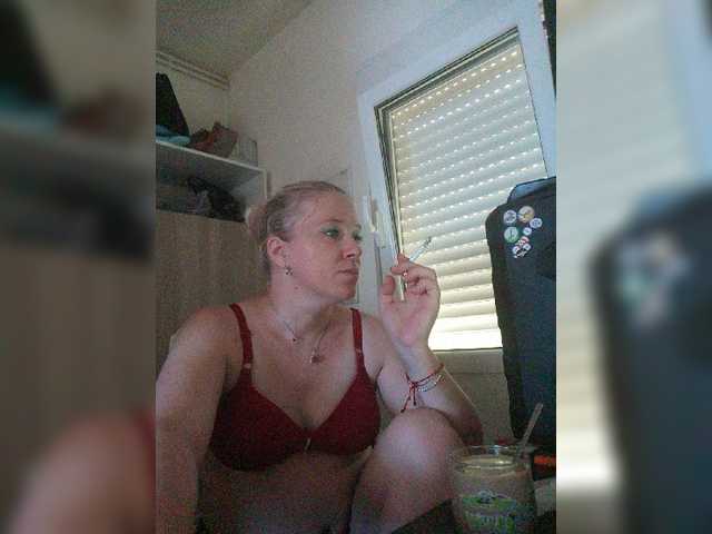 Емитувани слики од екранот lorenarubia