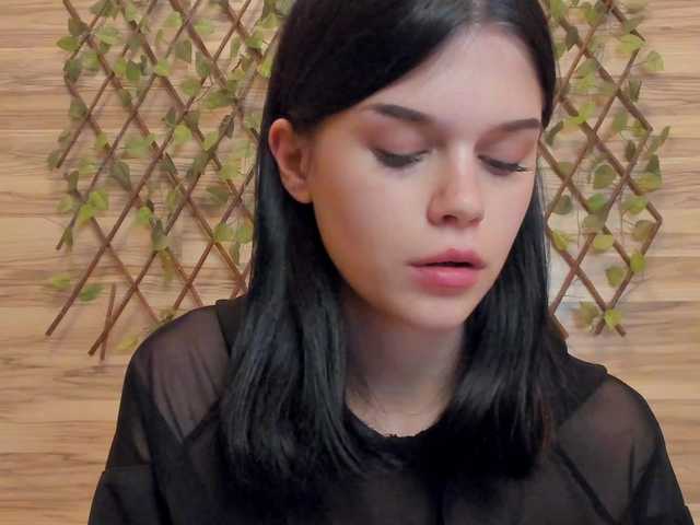 Емитувани слики од екранот MaryKruz