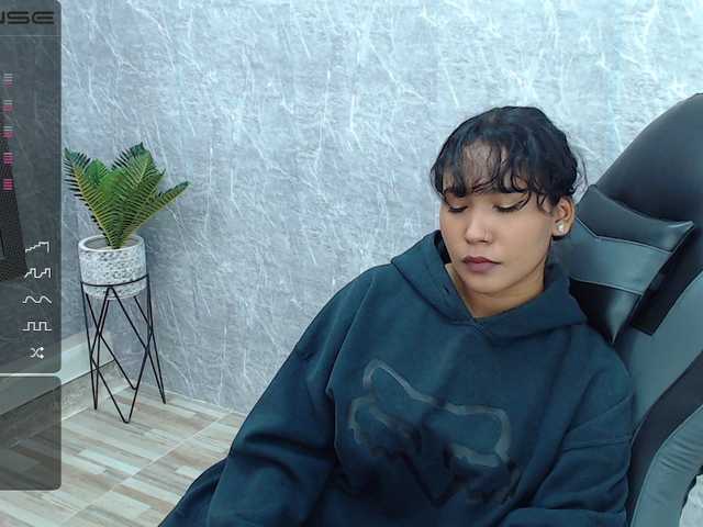 Емитувани слики од екранот MaryRouss