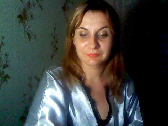 Емитувани слики од екранот MarysQLove