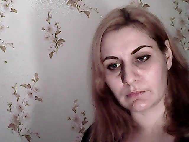 Емитувани слики од екранот MarysQLove