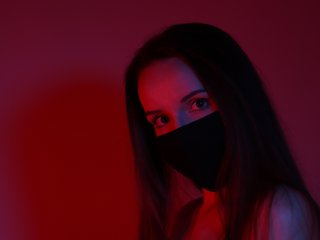 Еротски видео разговор Masked-Eva