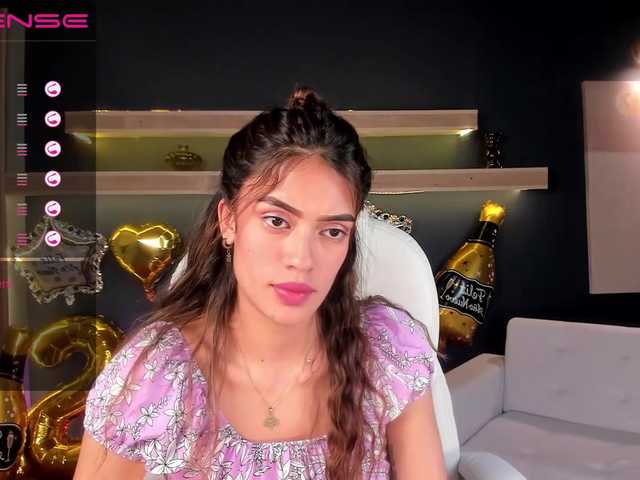 Емитувани слики од екранот MayaRivera