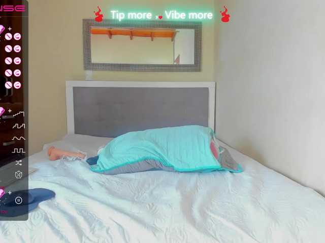 Емитувани слики од екранот MayiRivas