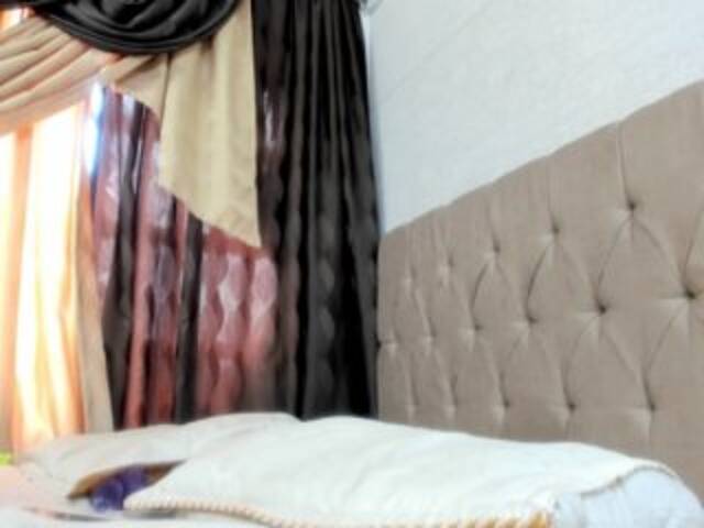 Емитувани слики од екранот megan-rose