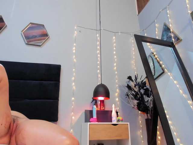 Емитувани слики од екранот Megan-zc