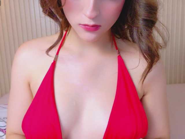 Емитувани слики од екранот MeganMonroee