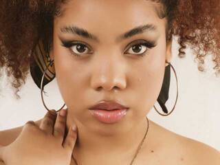 Еротски видео разговор MeganRoux