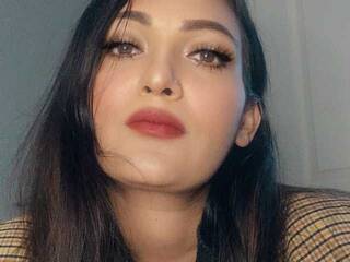 Еротски видео разговор Mel-Bee