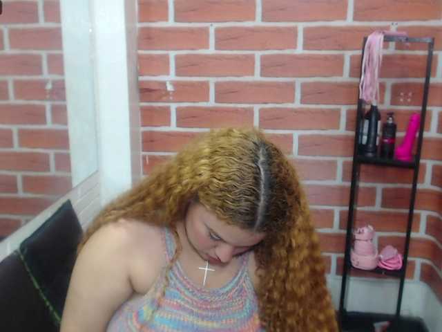 Емитувани слики од екранот melanybusty