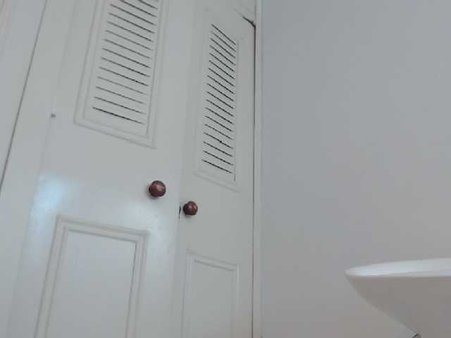 Емитувани слики од екранот MELANYSUMMER