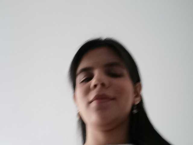 Емитувани слики од екранот MELANYSUMMER