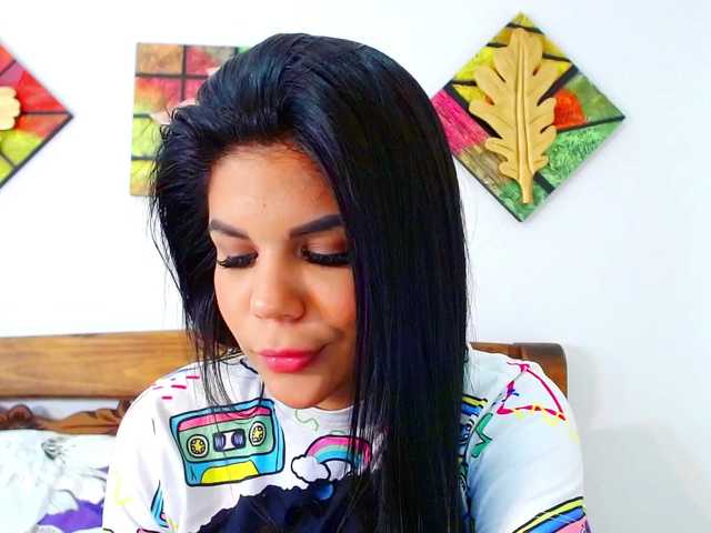 Емитувани слики од екранот MELANYSUMMER