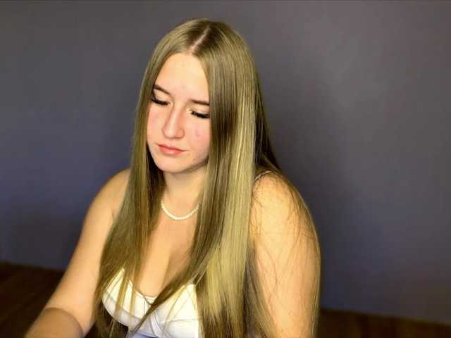 Емитувани слики од екранот MelissaLissaa