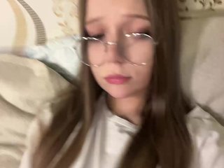 Еротски видео разговор MelMooon