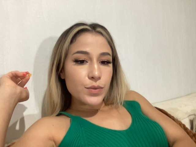 Фотографии Melyna_ Chaque 500 tokens envoyer en LIVE un album personnalisé pour toi ❤️‍