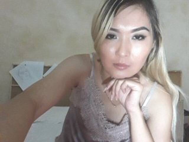 Емитувани слики од екранот _RedRose_