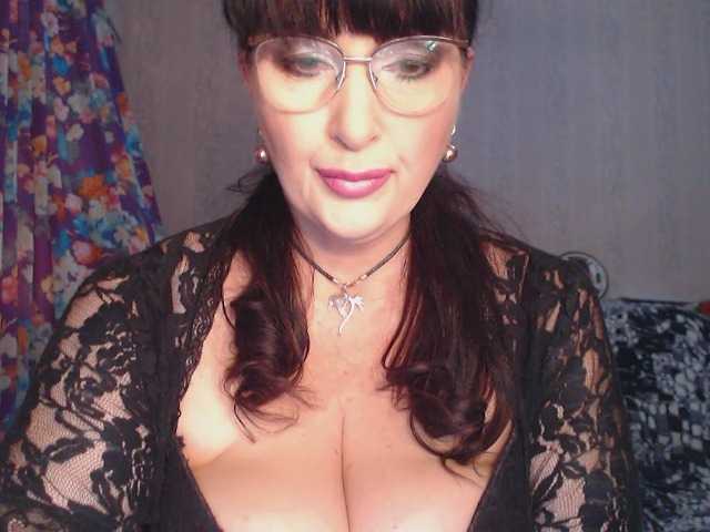 Емитувани слики од екранот merilinxxx