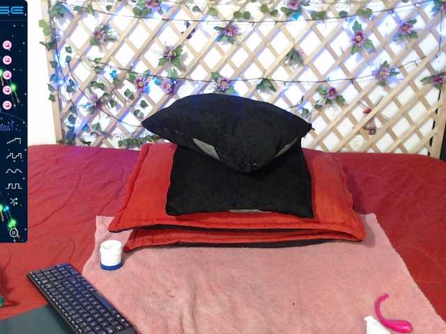 Емитувани слики од екранот merlynnax