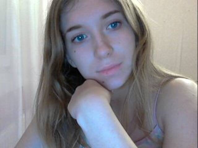 Емитувани слики од екранот meryylin