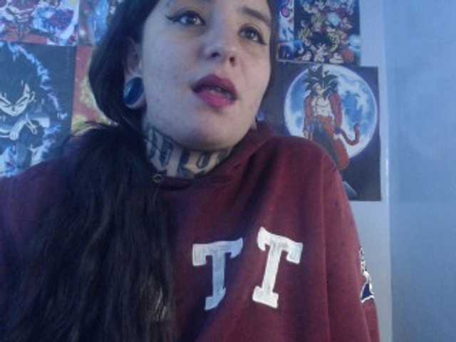 Емитувани слики од екранот messynatax