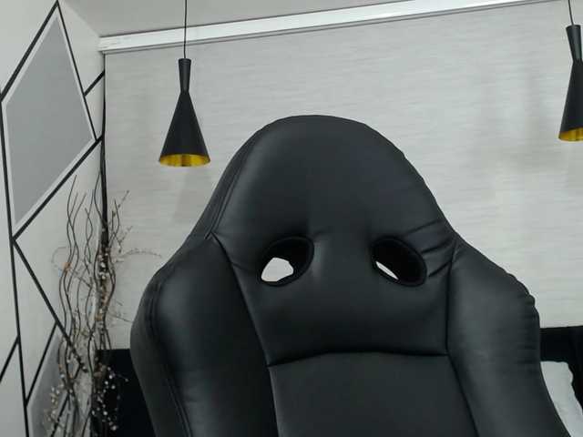 Емитувани слики од екранот miaa-johnsonn