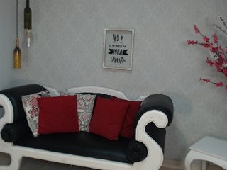 Емитувани слики од екранот MiaaDavis