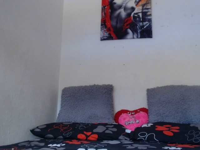 Емитувани слики од екранот miadumontt