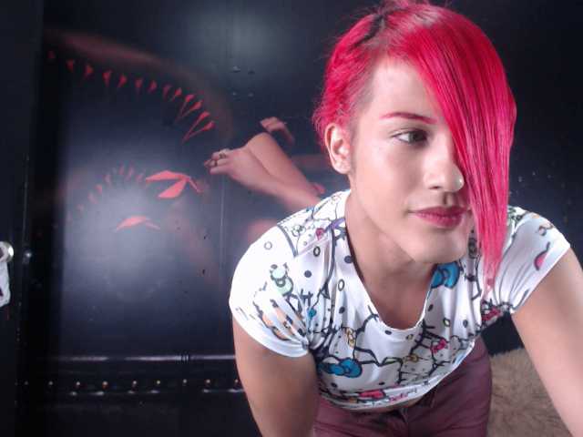 Емитувани слики од екранот MIAFOXXX1