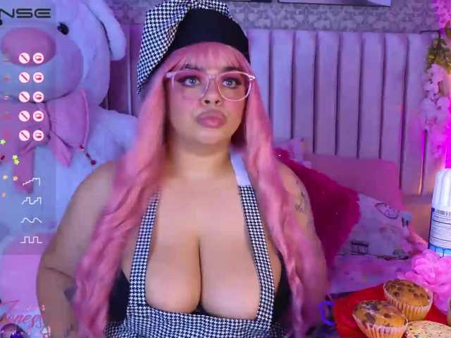 Фотографии Miah-Joness1 ♥Super Sweet Cake lick and Smash ♥ honey let's lick your cake for every 50 tkns ♥ Smash Sweet Cake for 250 tkns ♥ @total @sofar @remain