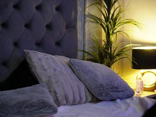 Еротски видео разговор MiamiCoffee