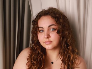Еротски видео разговор MichellKiss