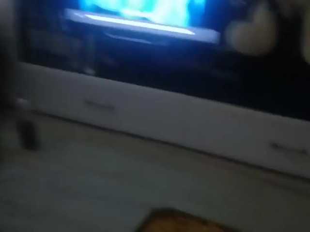 Емитувани слики од екранот Mika000a