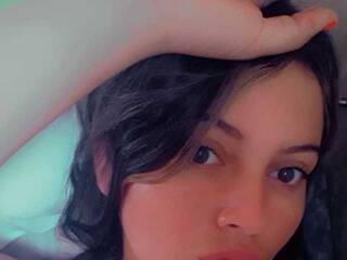 Еротски видео разговор MileyMoon