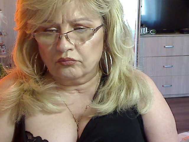 Фотографии MilfKarla Hi boys, looking for a hot MILF on a wheelchair..?if you want to make me happy, come to me;)