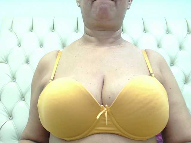 Фотографии MilfPleasure1 50 tits .. 100 open pussy im flexible .. 65 anal ... 200 naked and play with toy