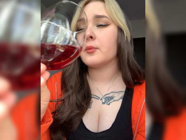 Емитувани слики од екранот Millkerykitty