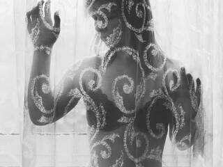 Еротски видео разговор Mina-Harker