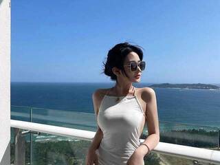 Еротски видео разговор Mina23ii