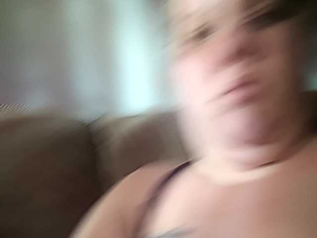 Емитувани слики од екранот Mindy-1